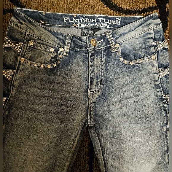 Platinum Plush cut out jeans - Picture 3 of 9
